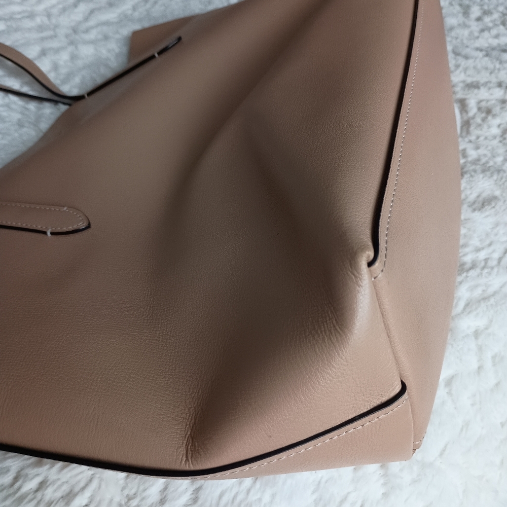 Coach Beige Leather Tote Bag - Picture 10 of 16